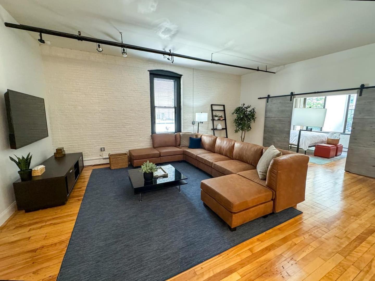 Apartment Open-concept 2br Loft In The Heart Of Back Bay